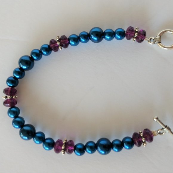 Blue Faux Pearls Bracelet with Purple Beads Handmade Beaded 7.5 Inches - Picture 11 of 16